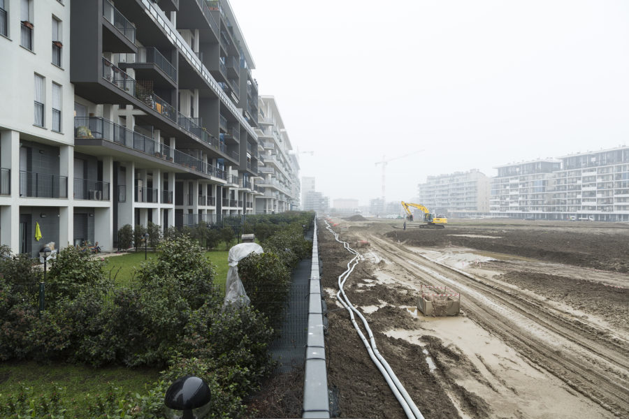 Luca Rotondo fotografo quartiereSanta Giulia Milano progetto di Norman Foster terreni inquinati posti sotto sequestro